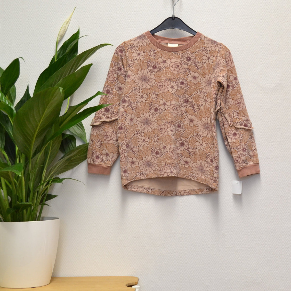 En Fant Sweatshirt Gr. 116 –  mit Blumenmuster | Secondhand