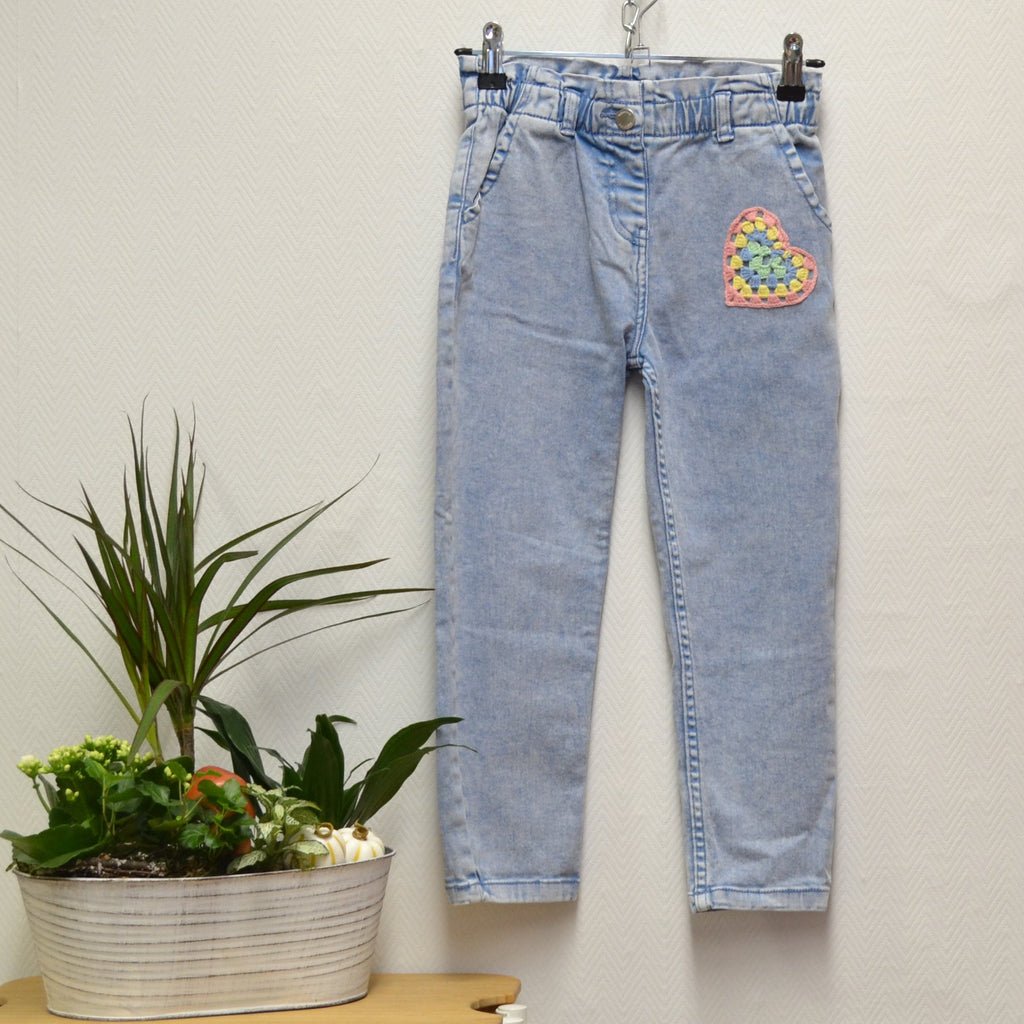 Topolino Jeans Gr. 116 – Hellblau mit buntem Herz | Secondhand